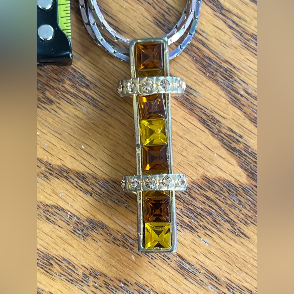 Beautiful 3 chain necklace with pendent